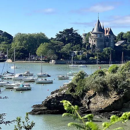 Vue Sur Le Vieux Port De